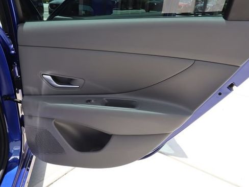 Used 2022 Hyundai Elantra SEL w/ Convenience Package FWD image 27