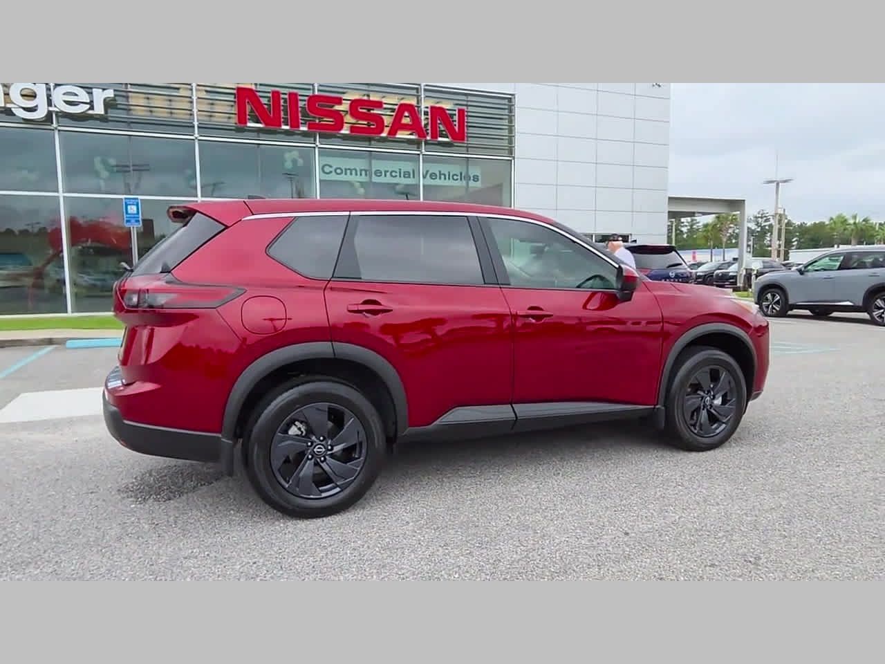 Used 2026 Nissan Rogue SV FWD image 34
