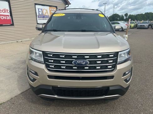 Used 2017 Ford Explorer Limited w/ Equipment Group 301A AWD/4WD image 2