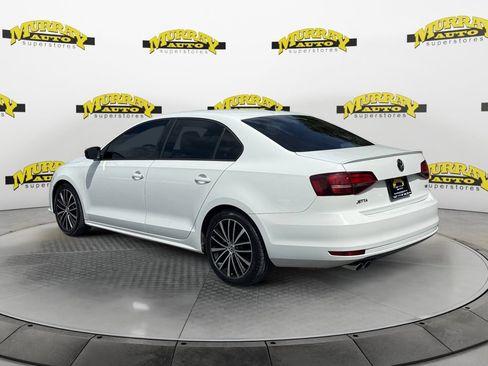 Used 2016 Volkswagen Jetta Sport FWD image 3