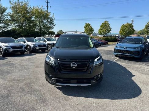 Used 2022 Nissan Pathfinder SL w/ SL Premium Package image 2
