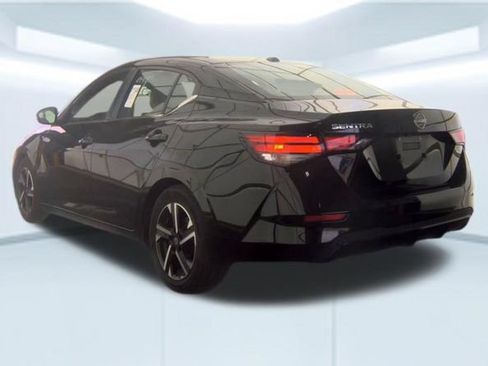 Used 2025 Nissan Sentra SV FWD image 19