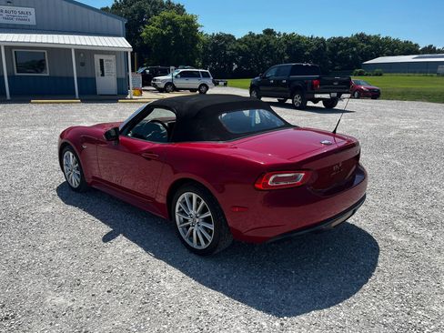 Used 2017 FIAT 124 Spider Lusso RWD image 6