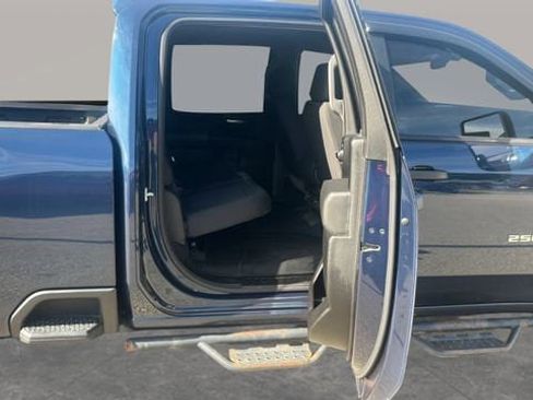 Used 2022 Chevrolet Silverado 2500 Custom w/ Custom Value Package image 23