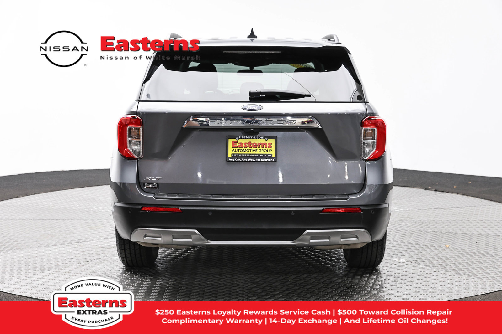 Used 2023 Ford Explorer XLT w/ Equipment Group 202A RWD image 6
