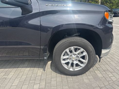 Used 2022 Chevrolet Silverado 1500 LT AWD/4WD image 6