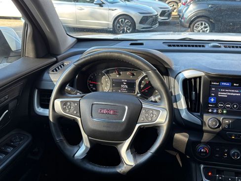 Used 2024 GMC Terrain SLT image 36