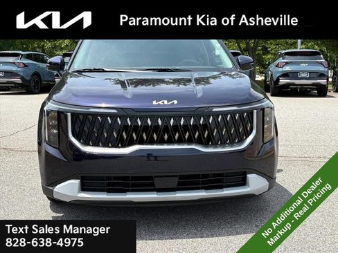 New 2026 Kia Carnival FWD image 2
