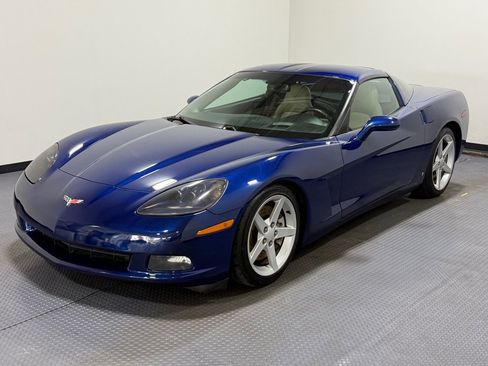 Used 2007 Chevrolet Corvette Coupe w/ Preferred Equipment Group RWD image 1