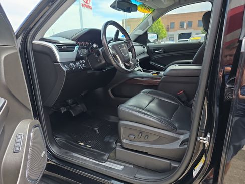 Used 2017 GMC Yukon SLT w/ Open Road Package AWD/4WD image 2