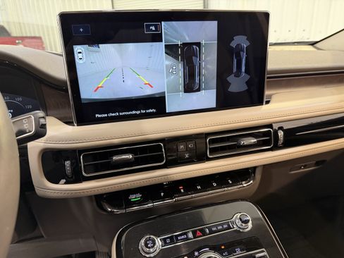 Used 2022 Lincoln Nautilus Reserve w/ Equipment Group 201A image 19