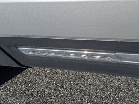 Used 2019 Ford Explorer XLT AWD/4WD image 5