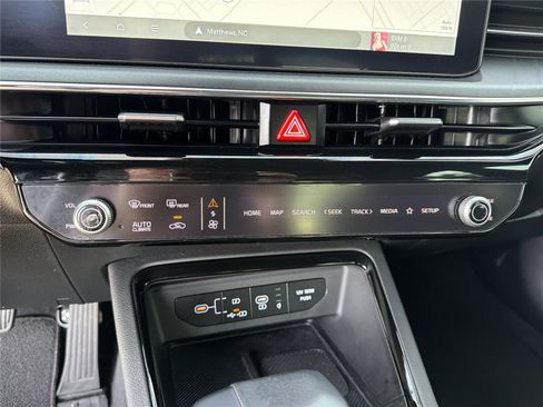 Used 2025 Kia K5 GT-Line w/ GT-Line Premium Package FWD image 8