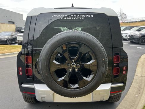 Used 2025 Land Rover Defender 110 S image 6