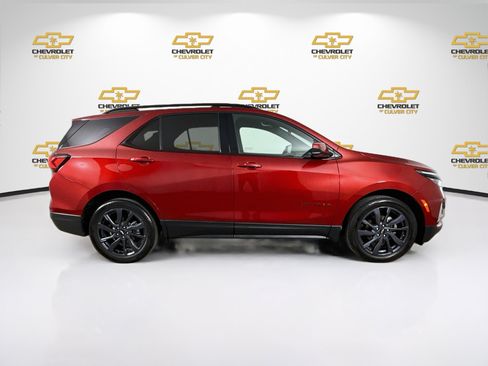 Used 2024 Chevrolet Equinox RS w/ LPO, Cargo Package FWD image 9