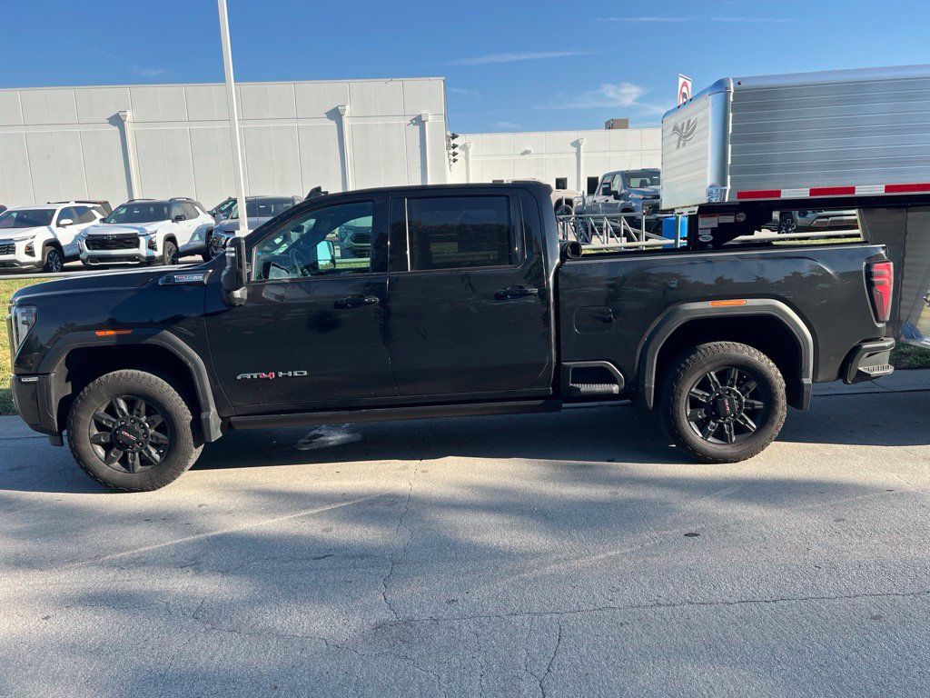 Used 2024 GMC Sierra 2500 AT4 w/ AT4 Premium Plus Package AWD/4WD image 2