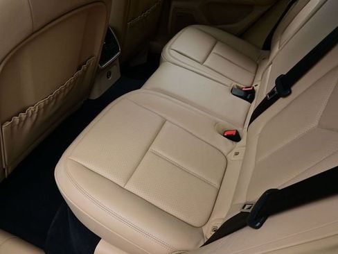 Certified 2021 Porsche Macan image 15