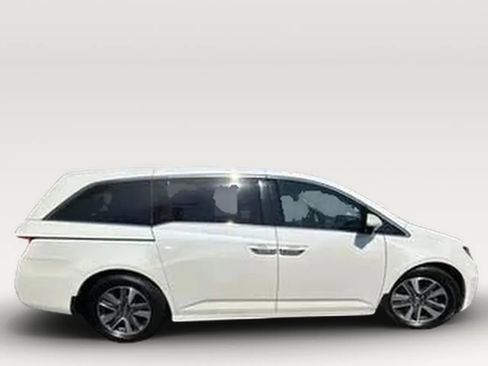 Used 2016 Honda Odyssey Touring Elite image 4