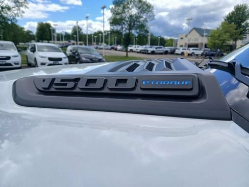 New 2026 RAM 1500 Laramie w/ Night Edition AWD/4WD image 5