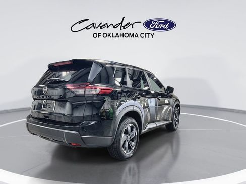 Used 2025 Nissan Rogue SV FWD image 8