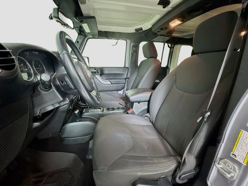 Used 2018 Jeep Wrangler Unlimited Sport S AWD/4WD image 11