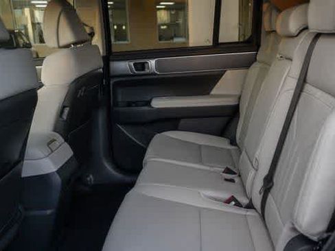 Used 2025 Hyundai Santa Fe SEL FWD image 23