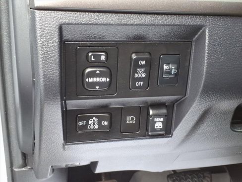 Used 2019 Toyota Tundra SR5 image 16