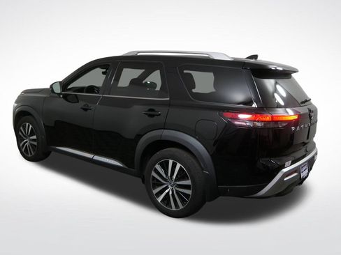 Used 2023 Nissan Pathfinder Platinum AWD/4WD image 6