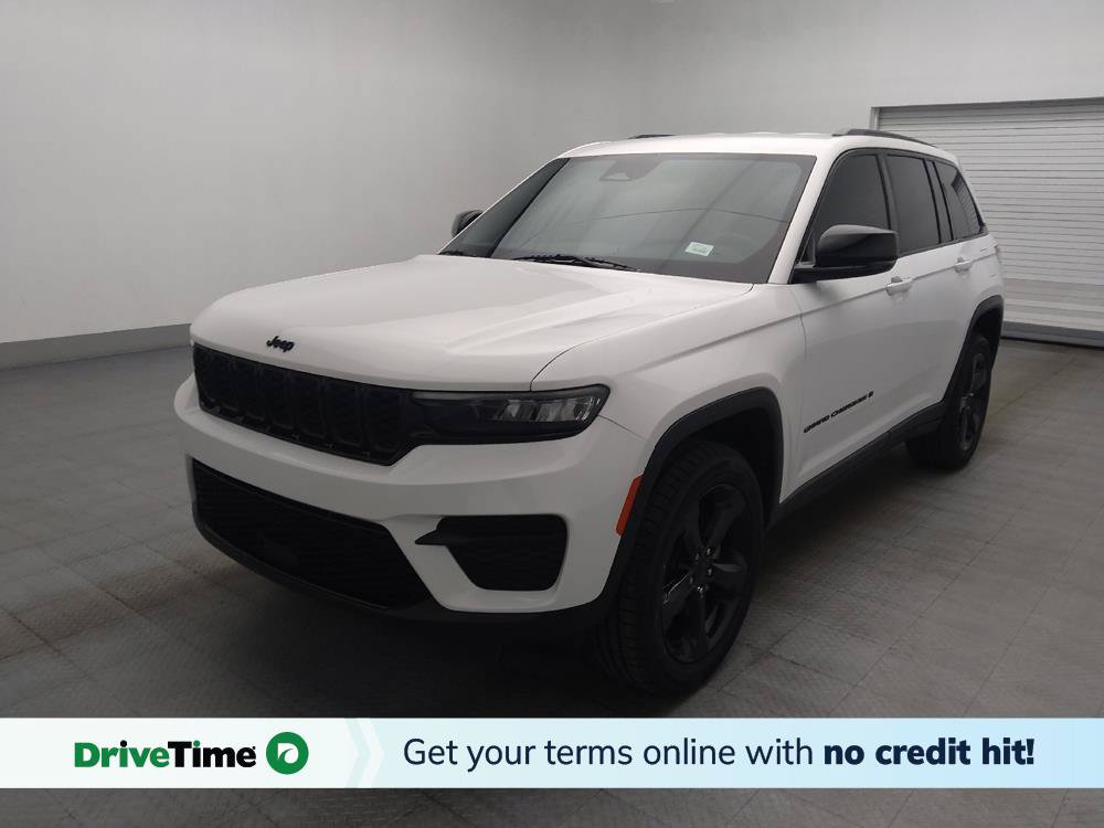 Used 2023 Jeep Grand Cherokee Altitude RWD image 1