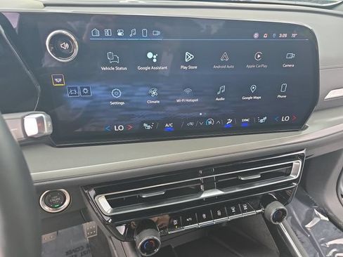 Used 2024 Chevrolet Traverse LT w/ LPO, Floor Liner Package FWD image 25