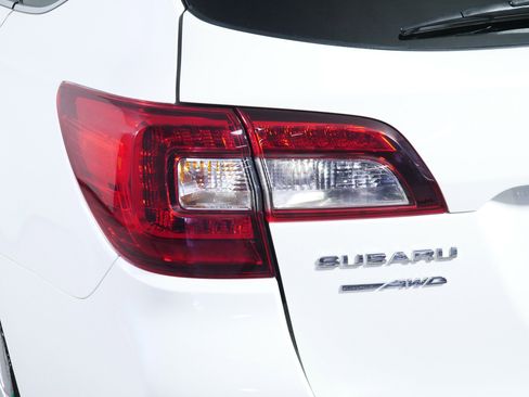 Used 2019 Subaru Outback 2.5i Premium image 17