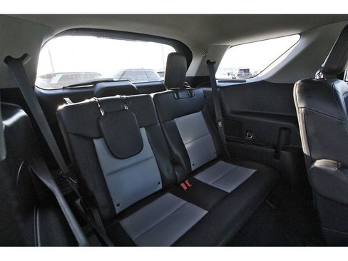 Certified 2022 Ford Explorer XLT w/ Equipment Group 202A image 10