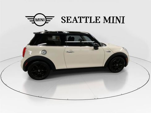 Used 2017 MINI Cooper S image 12