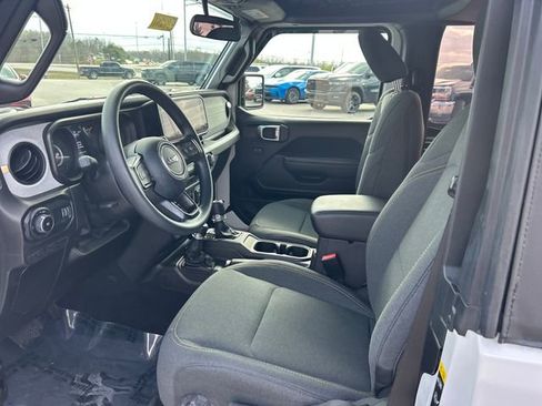 Used 2025 Jeep Wrangler Sport image 9