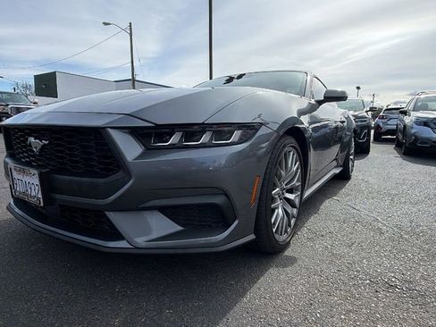 Used 2024 Ford Mustang Premium image 9