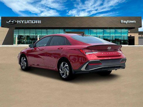 New 2025 Hyundai Elantra SEL image 6
