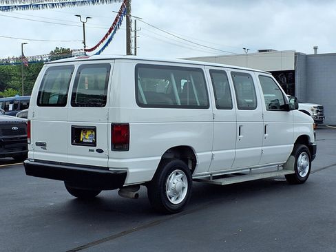 Used 2009 Ford E-350 and Econoline 350 XL RWD image 2