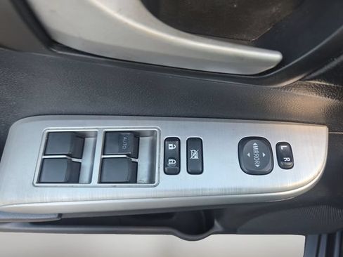 Used 2014 Toyota Camry SE FWD image 17