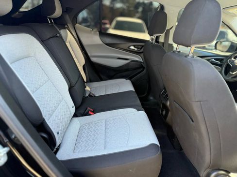 Used 2022 Chevrolet Equinox LS w/ LS Convenience Package FWD image 18