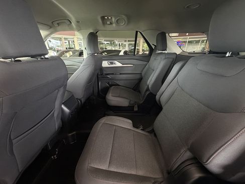 Used 2026 Ford Explorer Active AWD/4WD image 33