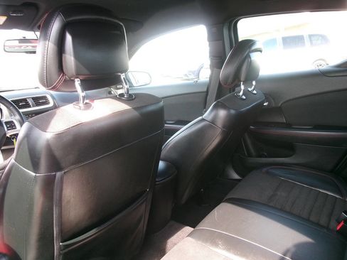 Used 2014 Dodge Avenger R/T image 18