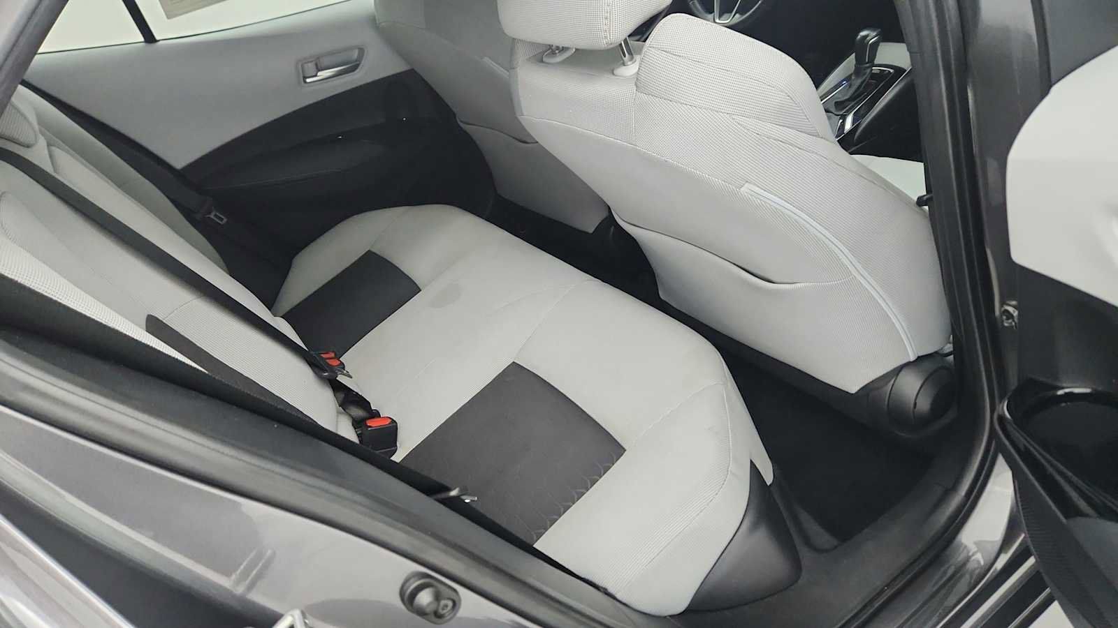 Used 2024 Toyota Corolla SE FWD image 32