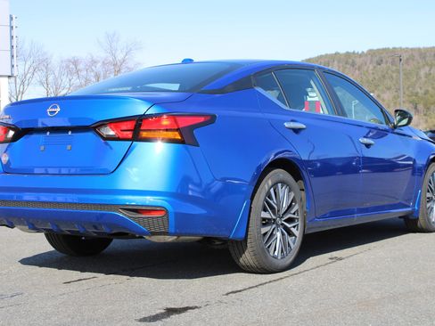 New 2025 Nissan Altima 2.5 SV FWD image 8