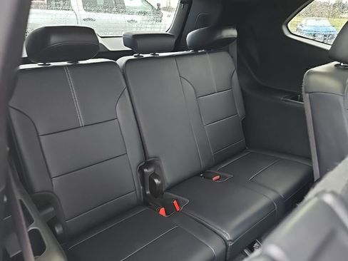 Used 2024 GMC Acadia Elevation image 29