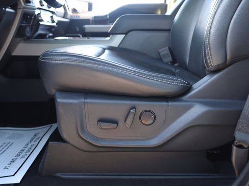 Used 2022 Ford F250 Lariat w/ Black Appearance Package image 8