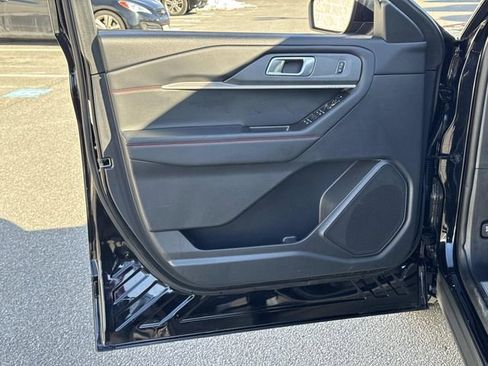 Used 2025 Ford Explorer ST-Line image 15