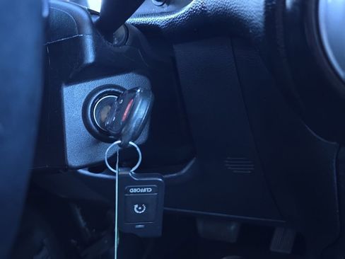 Used 2013 Jeep Wrangler Unlimited Sahara w/ Connectivity Group image 26