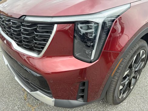 Used 2025 Kia Sorento EX w/ Panoramic Sunroof Package FWD image 12