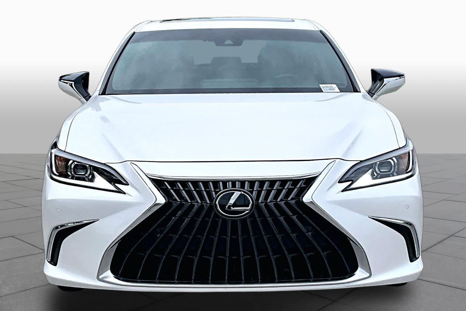 Used 2025 Lexus ES 350 w/ Premium Package FWD image 4