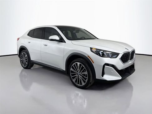 New 2026 BMW X2 xDrive28i w/ Technology Package AWD/4WD image 3
